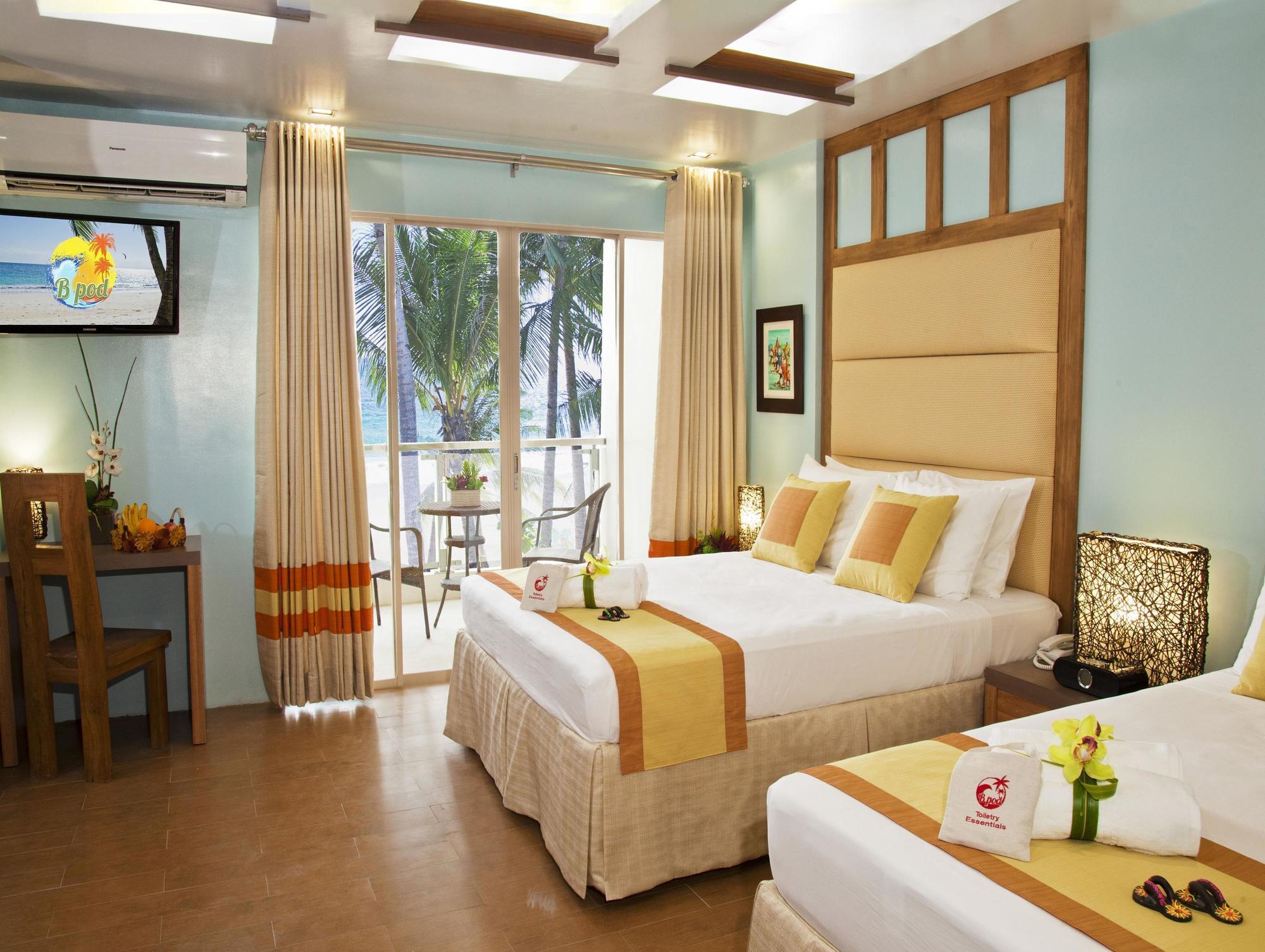 B Pod Hotel Manoc-Manoc Exterior photo