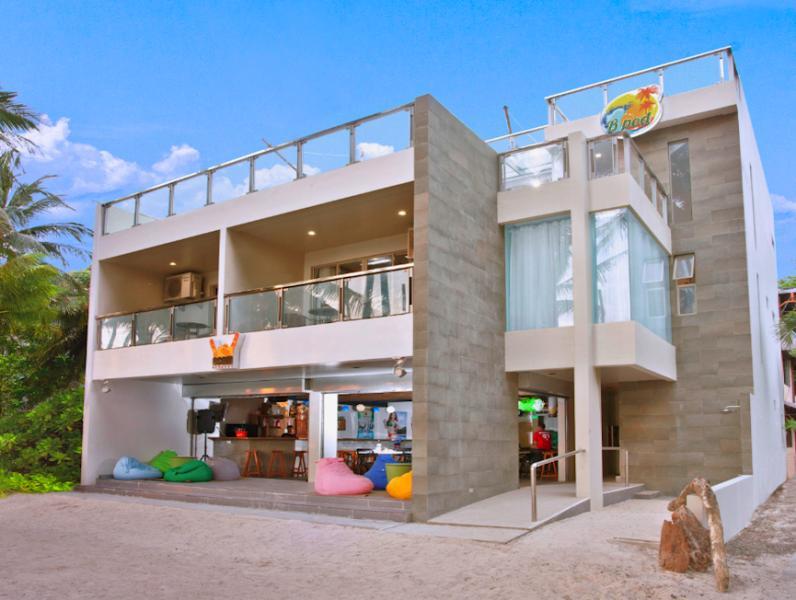 B Pod Hotel Manoc-Manoc Exterior photo